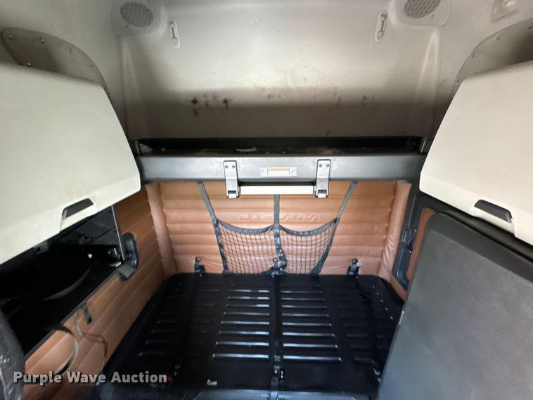 image for item NH9197 2018 Freightliner  Cascadia semi truck