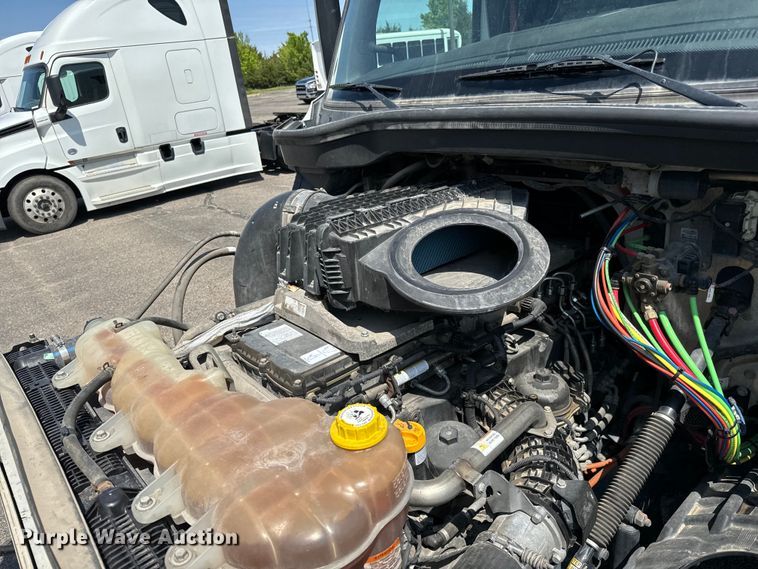 image for item NH9197 2018 Freightliner  Cascadia semi truck