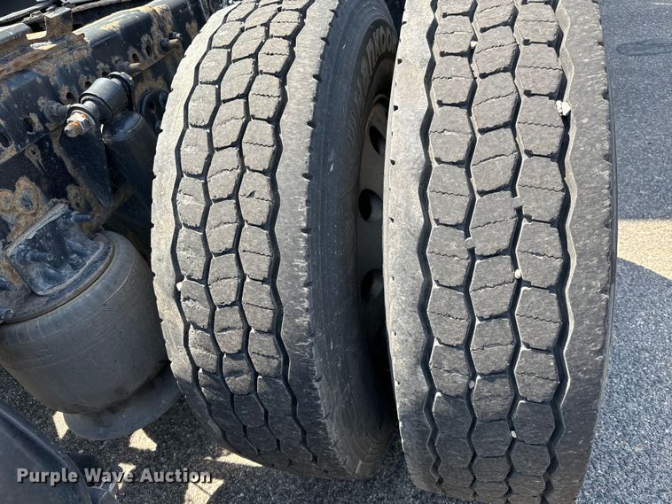 image for item NH9197 2018 Freightliner  Cascadia semi truck