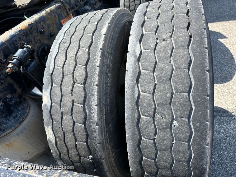 image for item NH9197 2018 Freightliner  Cascadia semi truck