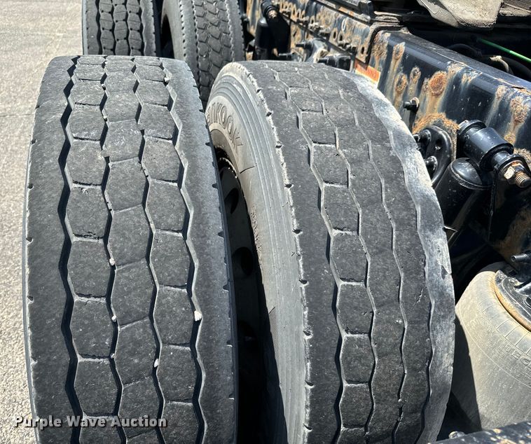 image for item NH9197 2018 Freightliner  Cascadia semi truck