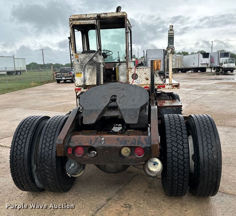 image for item NL9829 Capacity  YT30 yard truck