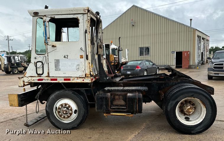 image for item NL9829 Capacity  YT30 yard truck