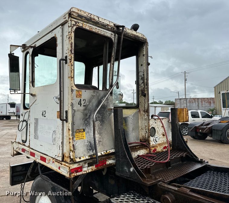 image for item NL9829 Capacity  YT30 yard truck