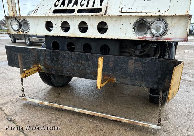 image for item NL9829 Capacity  YT30 yard truck