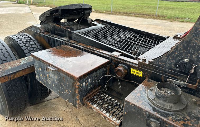 image for item NL9829 Capacity  YT30 yard truck