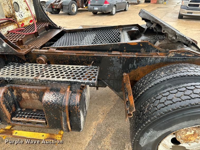 image for item NL9829 Capacity  YT30 yard truck