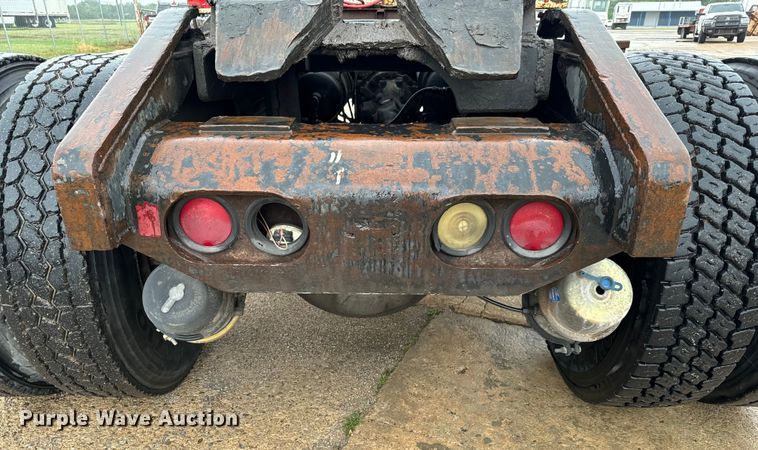 image for item NL9829 Capacity  YT30 yard truck