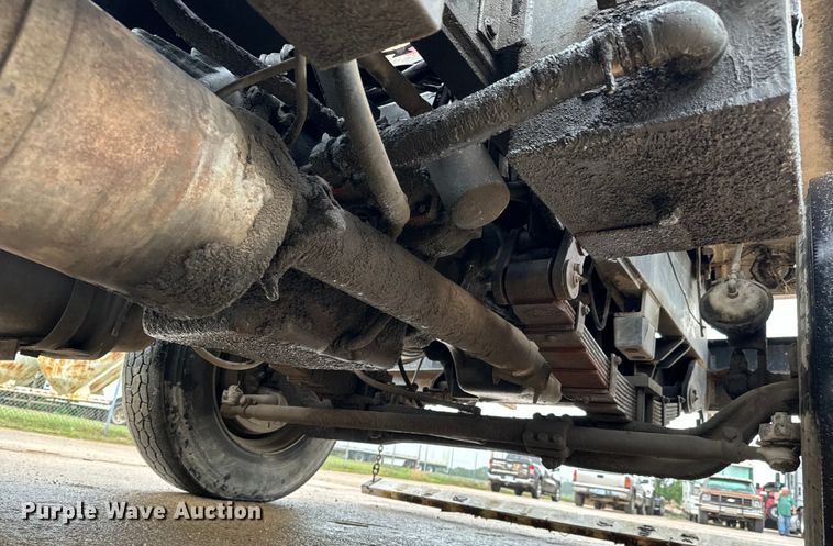 image for item NL9829 Capacity  YT30 yard truck