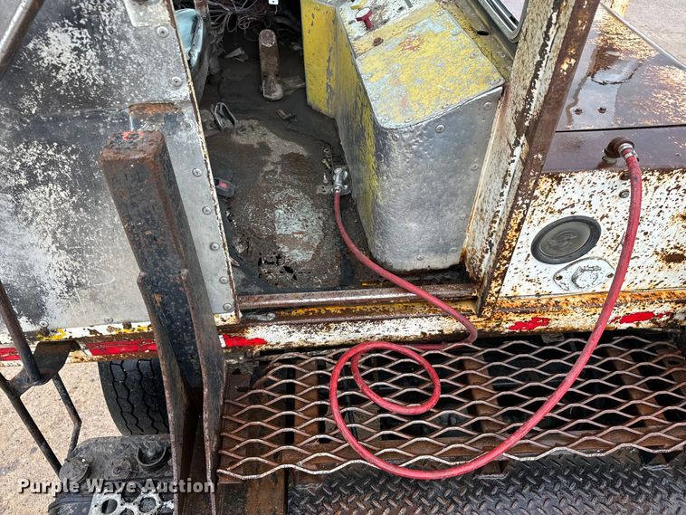 image for item NL9829 Capacity  YT30 yard truck