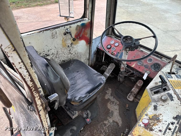 image for item NL9829 Capacity  YT30 yard truck