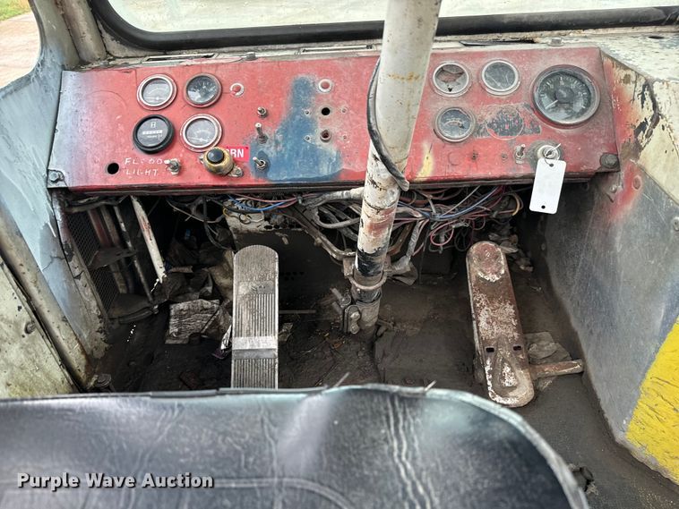 image for item NL9829 Capacity  YT30 yard truck