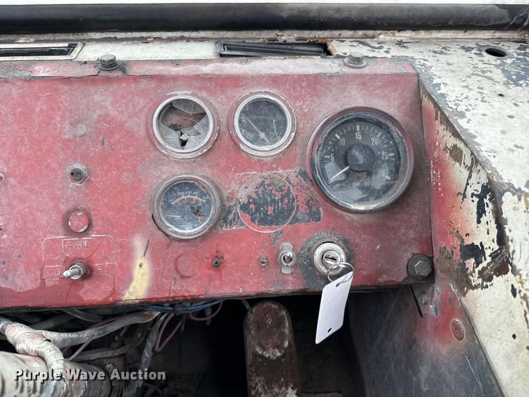 image for item NL9829 Capacity  YT30 yard truck