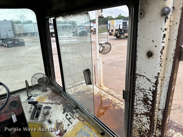 image for item NL9829 Capacity  YT30 yard truck