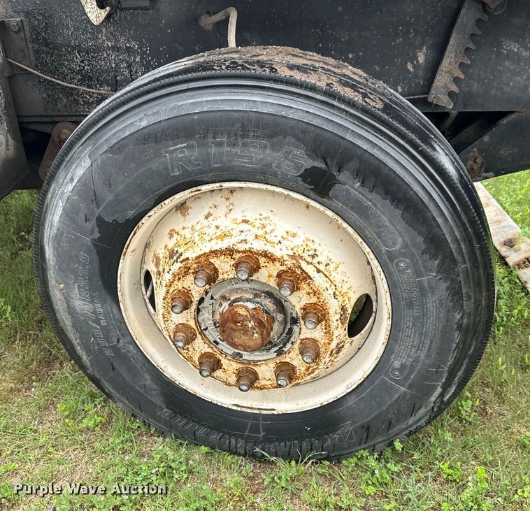 image for item NL9829 Capacity  YT30 yard truck