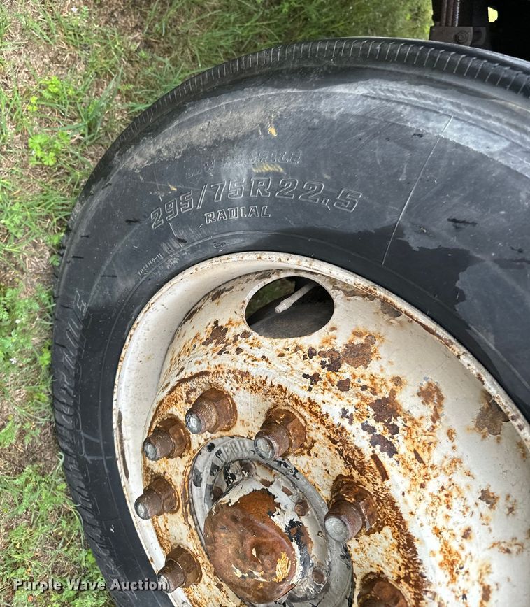 image for item NL9829 Capacity  YT30 yard truck