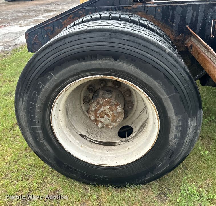 image for item NL9829 Capacity  YT30 yard truck