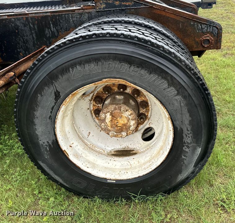 image for item NL9829 Capacity  YT30 yard truck