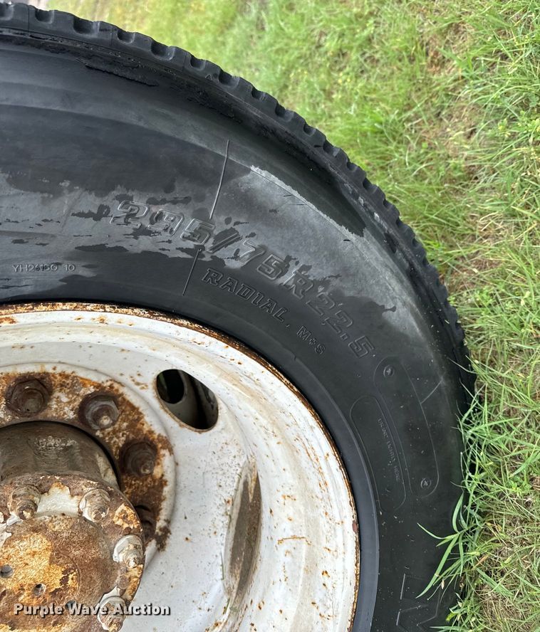 image for item NL9829 Capacity  YT30 yard truck