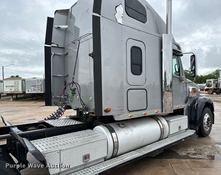 image for item NL9830 2014 Freightliner Coronado glider kit semi truck