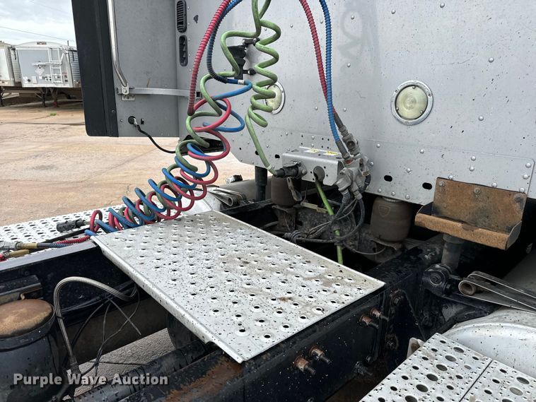 image for item NL9830 2014 Freightliner Coronado glider kit semi truck