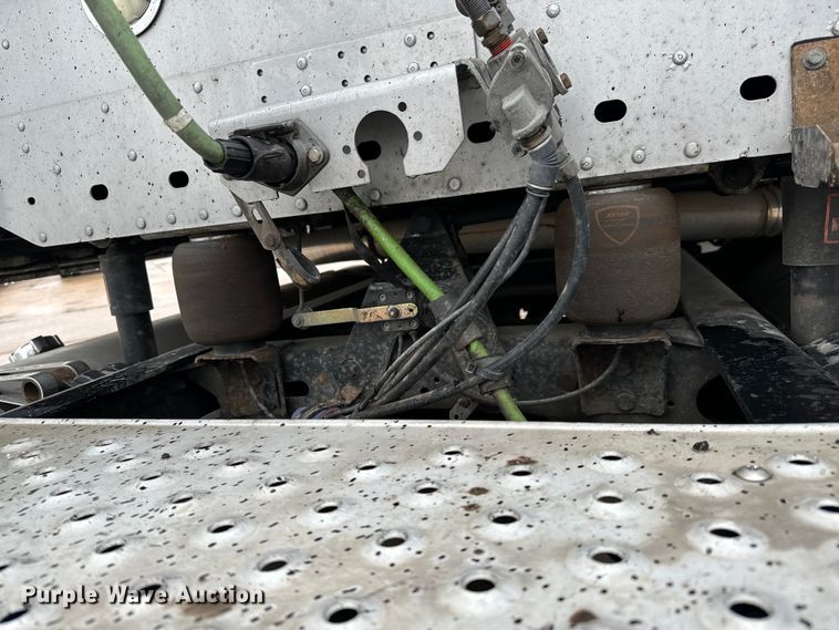 image for item NL9830 2014 Freightliner Coronado glider kit semi truck