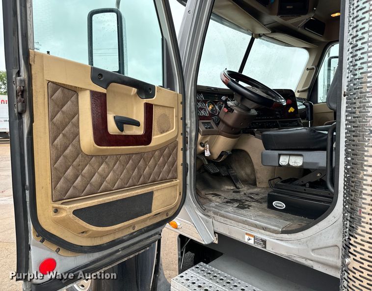 image for item NL9830 2014 Freightliner Coronado glider kit semi truck