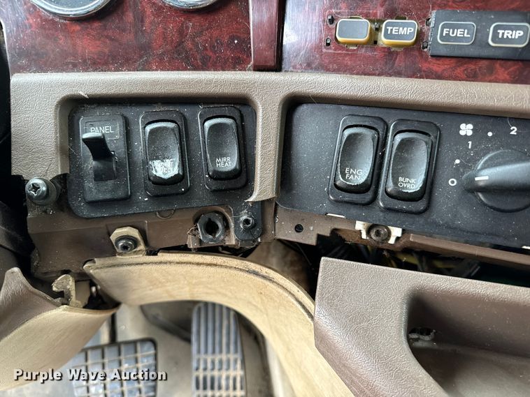 image for item NL9830 2014 Freightliner Coronado glider kit semi truck