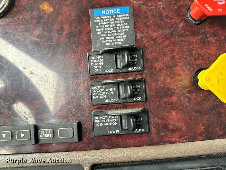 image for item NL9830 2014 Freightliner Coronado glider kit semi truck