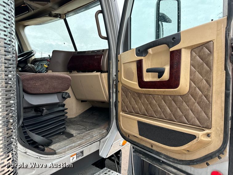 image for item NL9830 2014 Freightliner Coronado glider kit semi truck