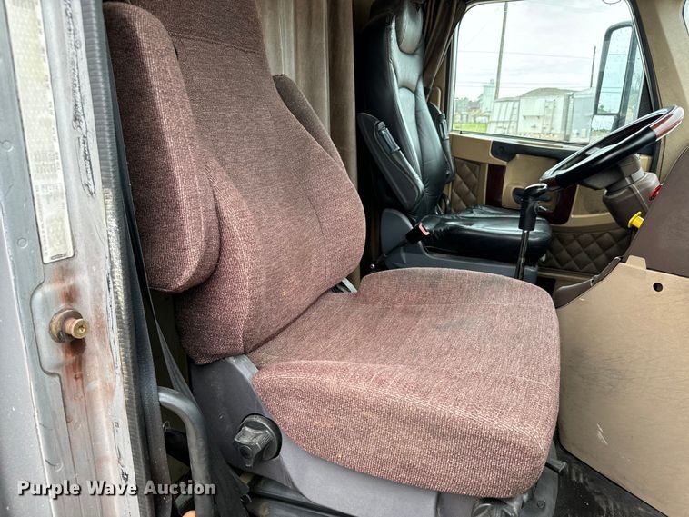 image for item NL9830 2014 Freightliner Coronado glider kit semi truck