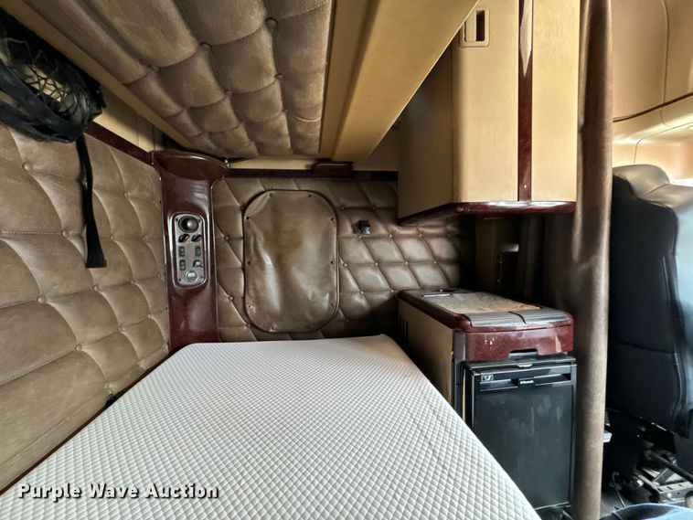 image for item NL9830 2014 Freightliner Coronado glider kit semi truck