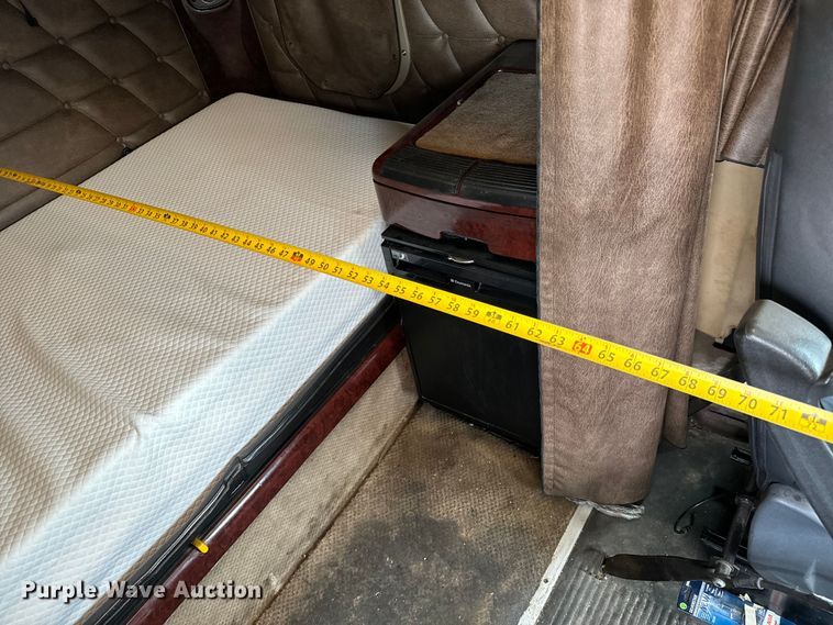 image for item NL9830 2014 Freightliner Coronado glider kit semi truck