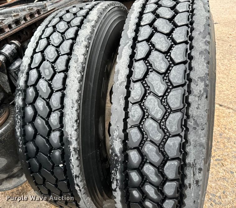 image for item NL9830 2014 Freightliner Coronado glider kit semi truck