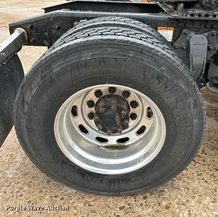 image for item NL9830 2014 Freightliner Coronado glider kit semi truck