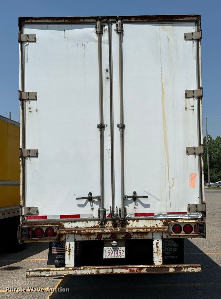 image for item NL9835 1999 Stoughton  AVW-535T-S-C-AR dry van trailer