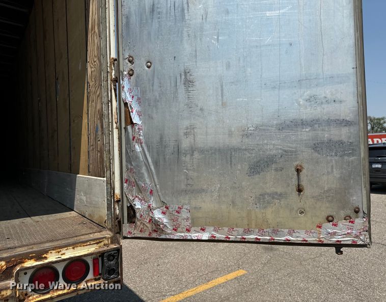 image for item NL9835 1999 Stoughton  AVW-535T-S-C-AR dry van trailer