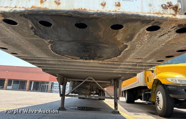 image for item NL9835 1999 Stoughton  AVW-535T-S-C-AR dry van trailer