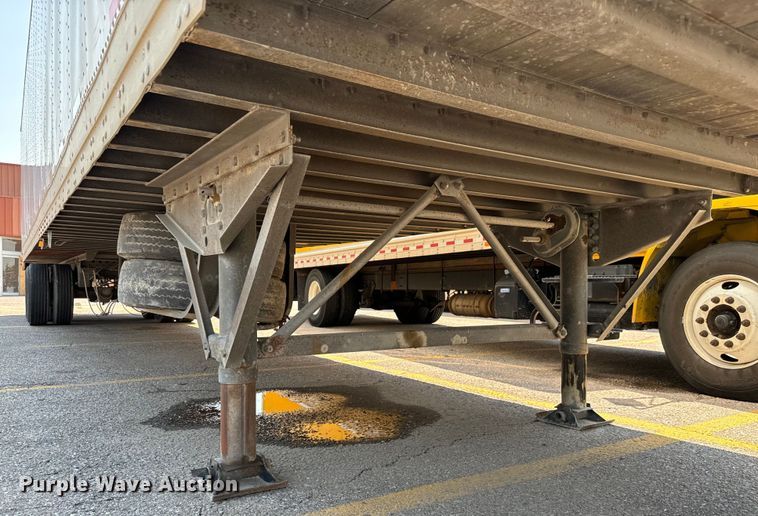 image for item NL9835 1999 Stoughton  AVW-535T-S-C-AR dry van trailer