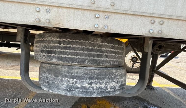 image for item NL9835 1999 Stoughton  AVW-535T-S-C-AR dry van trailer