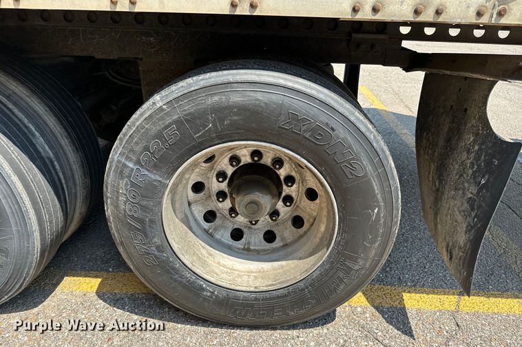 image for item NL9835 1999 Stoughton  AVW-535T-S-C-AR dry van trailer