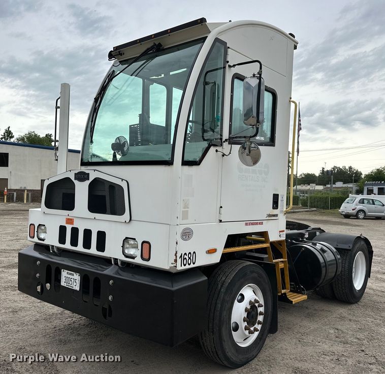 image for item NR9892 2020 Autocar XSpotter  yard truck