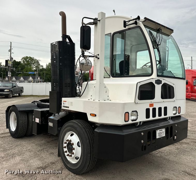 image for item NR9892 2020 Autocar XSpotter  yard truck