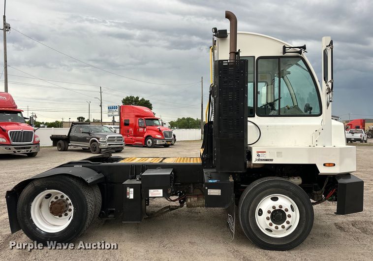 image for item NR9892 2020 Autocar XSpotter  yard truck