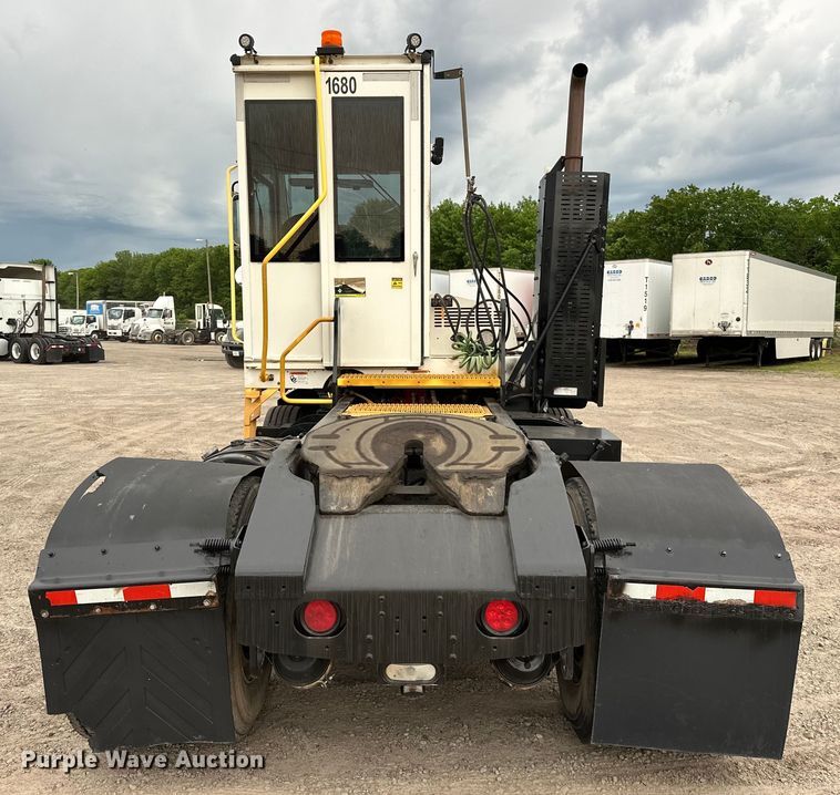 image for item NR9892 2020 Autocar XSpotter  yard truck