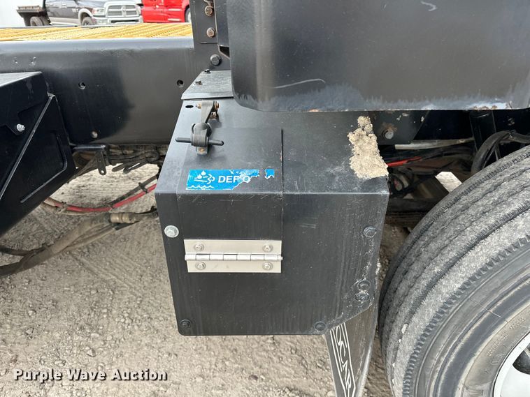 image for item NR9892 2020 Autocar XSpotter  yard truck