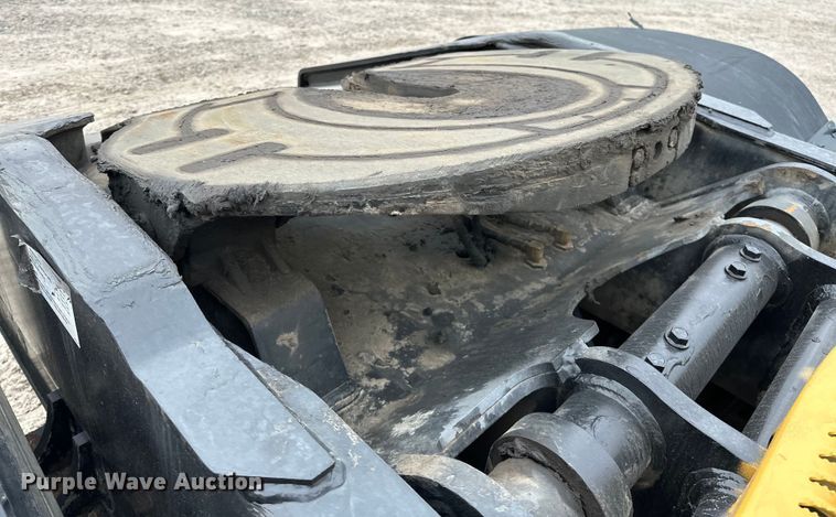 image for item NR9892 2020 Autocar XSpotter  yard truck