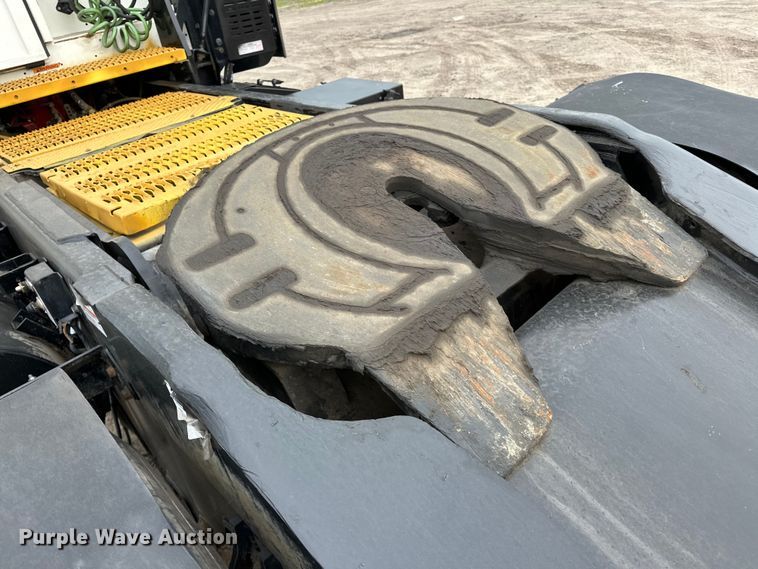 image for item NR9892 2020 Autocar XSpotter  yard truck