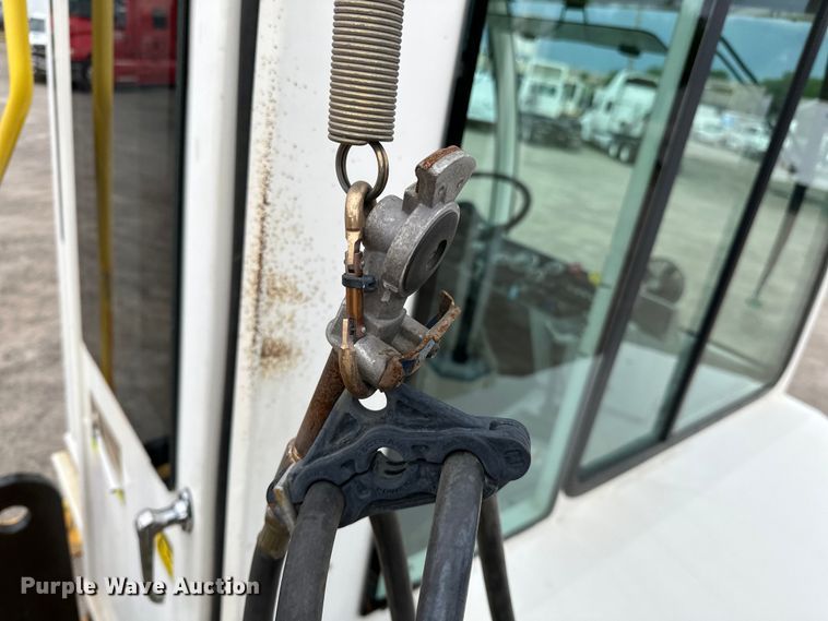 image for item NR9892 2020 Autocar XSpotter  yard truck