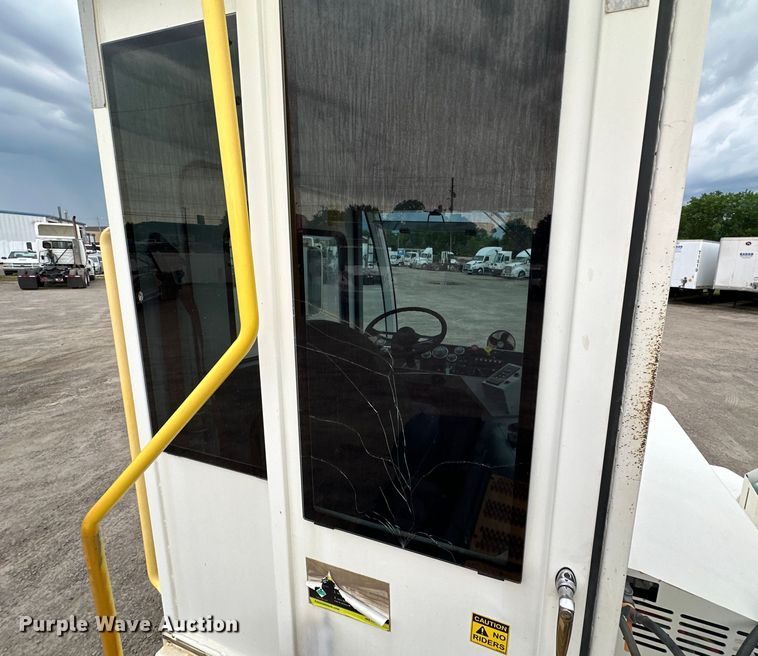 image for item NR9892 2020 Autocar XSpotter  yard truck